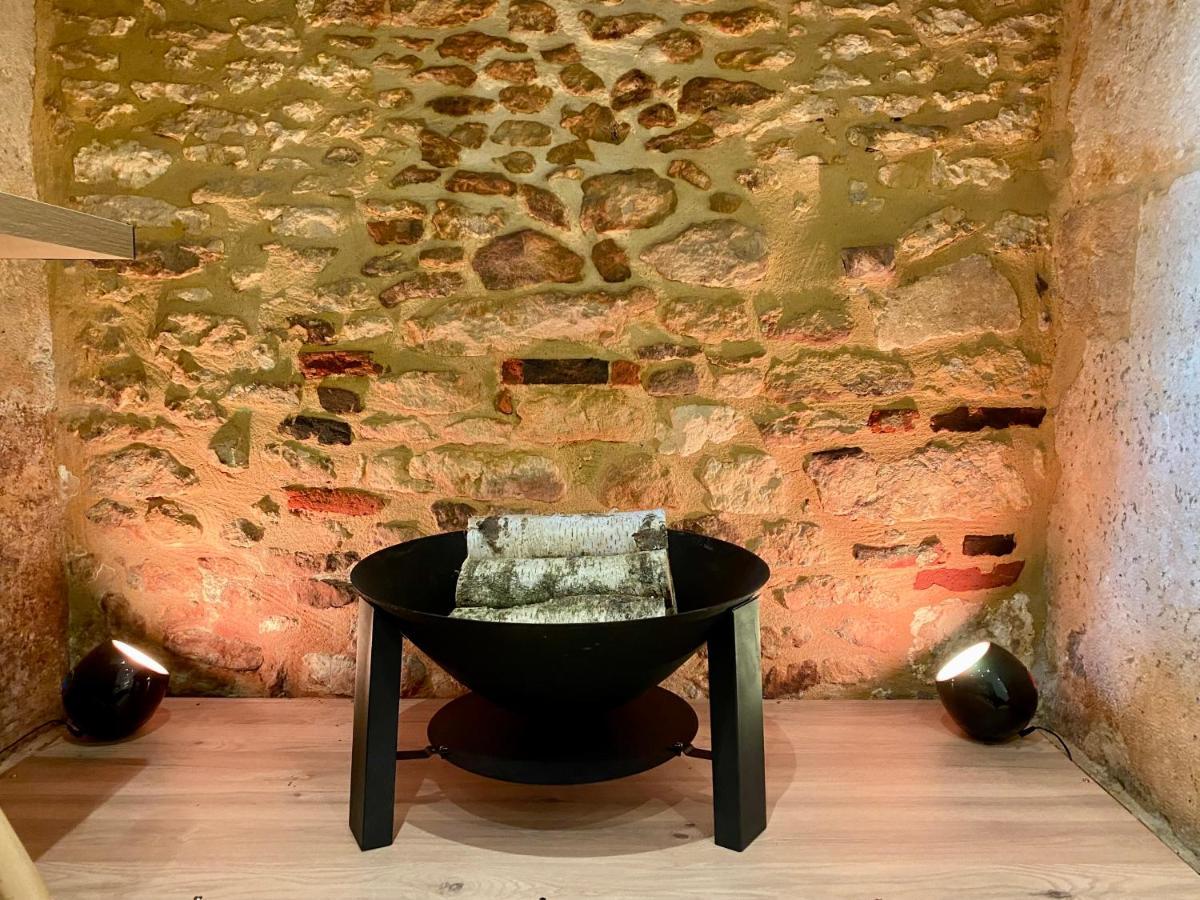 - Les Pierres D'alexandre Montignac-Lascaux